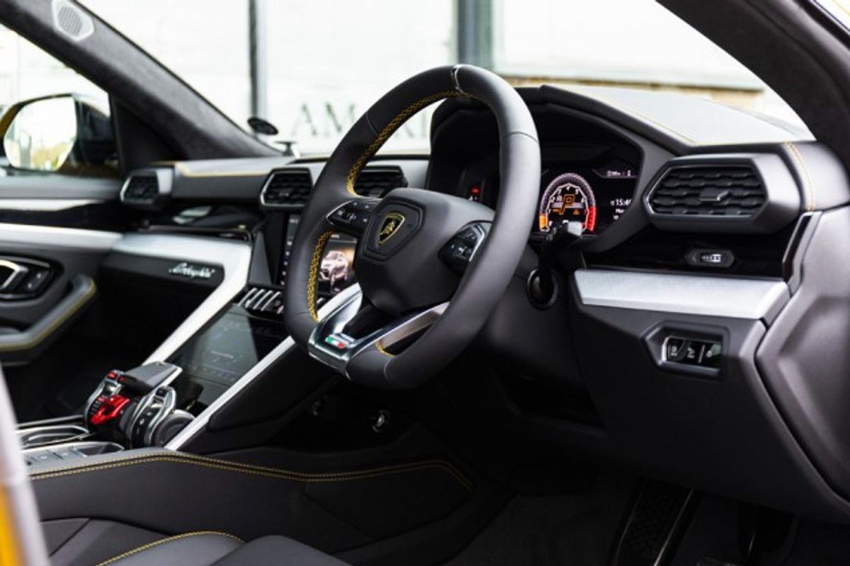 LAMBORGHINI URUS ESTATE 4.0 V8 5DR AUTOMATIC