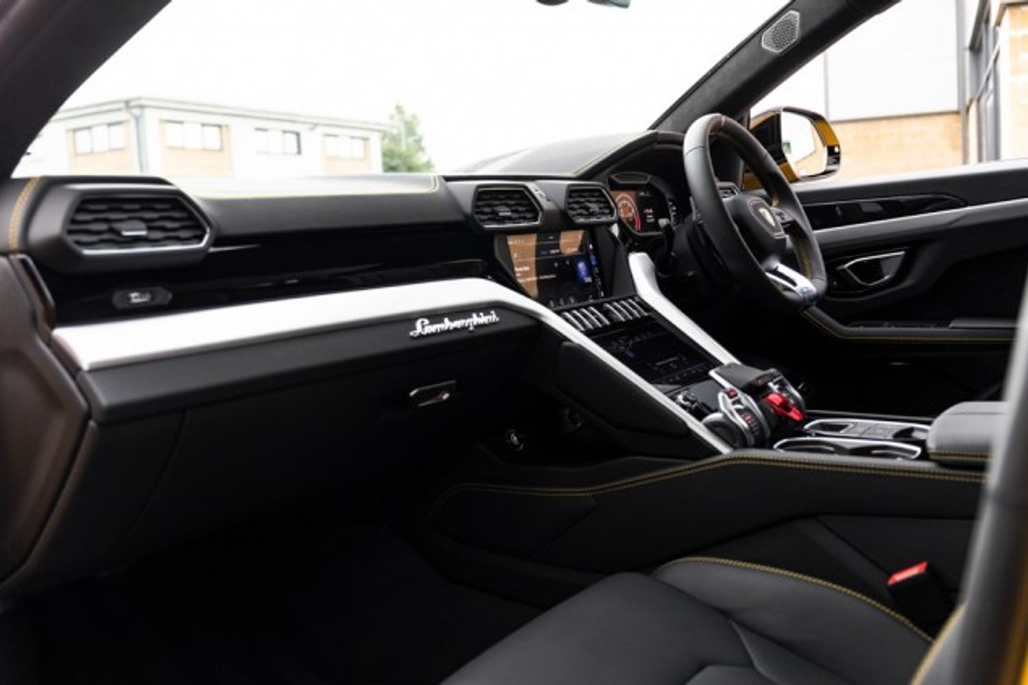 LAMBORGHINI URUS ESTATE 4.0 V8 5DR AUTOMATIC