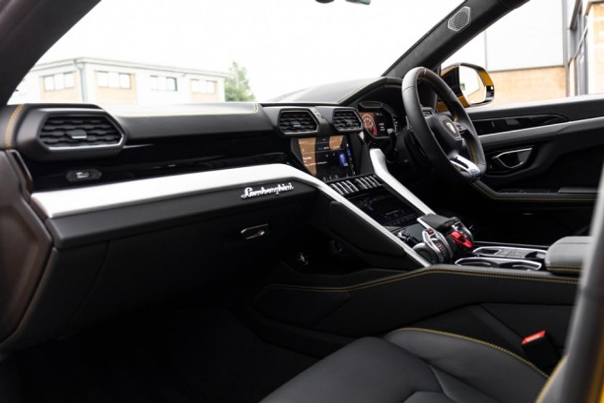 LAMBORGHINI URUS ESTATE 4.0 V8 5DR AUTOMATIC