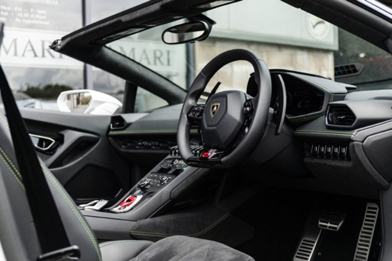 LAMBORGHINI HURACAN CONVERTIBLE 5.2 LP 610-4 SPYDER 2DR SEMI AUTOMATIC