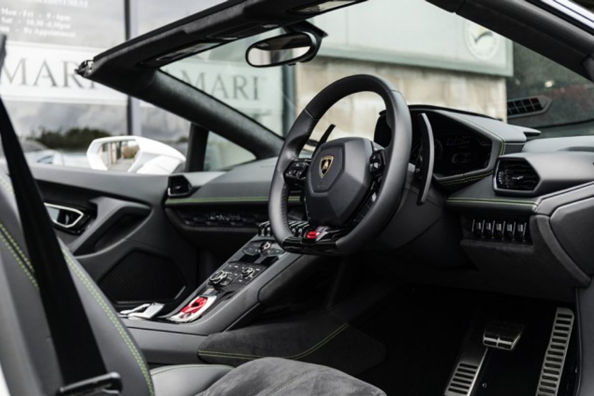 LAMBORGHINI HURACAN CONVERTIBLE 5.2 LP 610-4 SPYDER 2DR SEMI AUTOMATIC