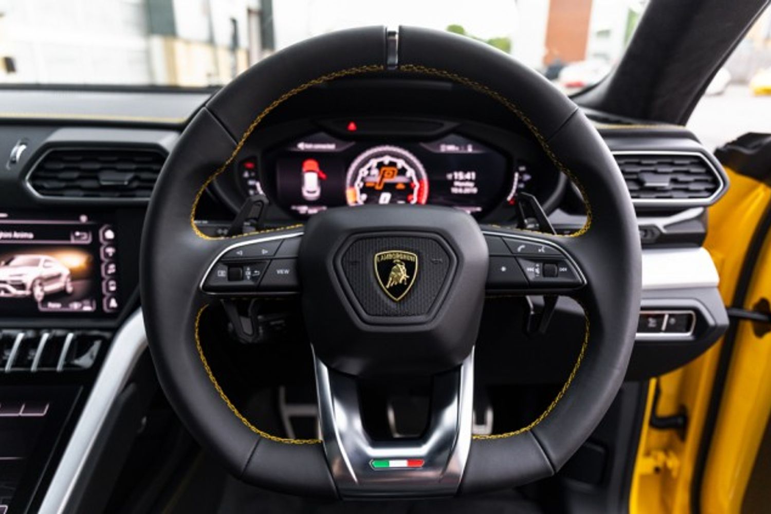 LAMBORGHINI URUS ESTATE 4.0 V8 5DR AUTOMATIC