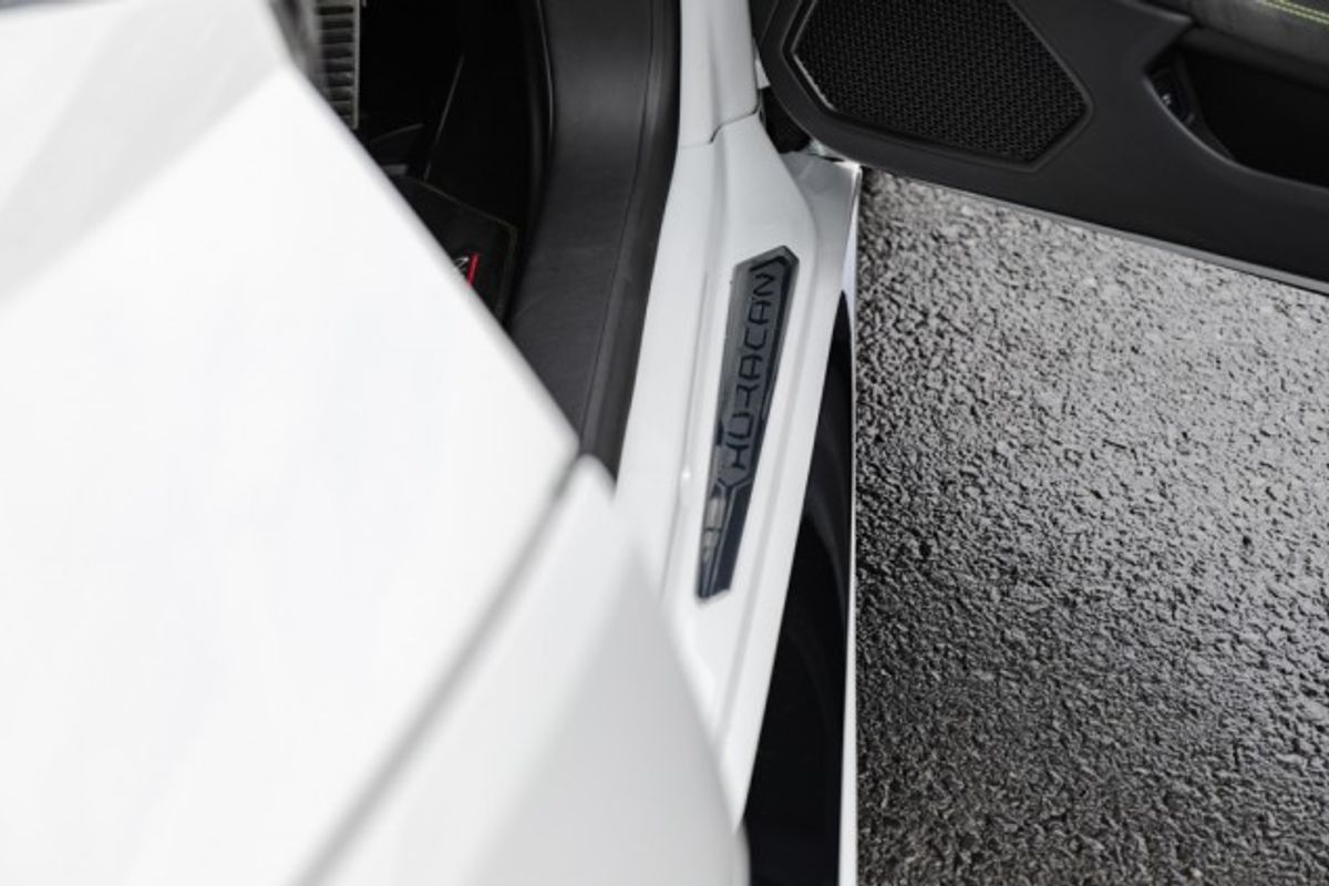 LAMBORGHINI HURACAN CONVERTIBLE 5.2 LP 610-4 SPYDER 2DR SEMI AUTOMATIC