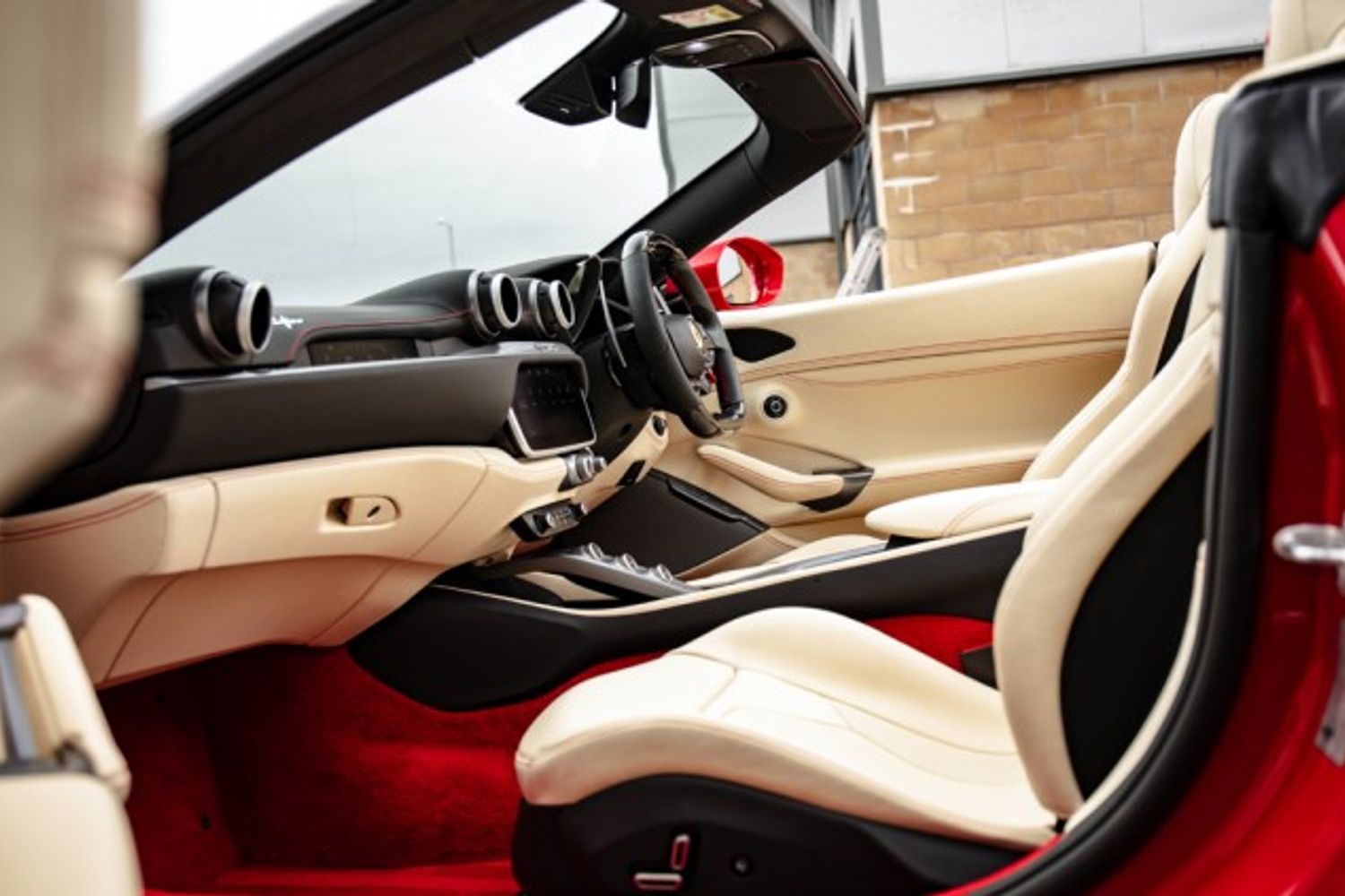 FERRARI PORTOFINO CONVERTIBLE 3.9 BCA 2DR SEMI AUTOMATIC