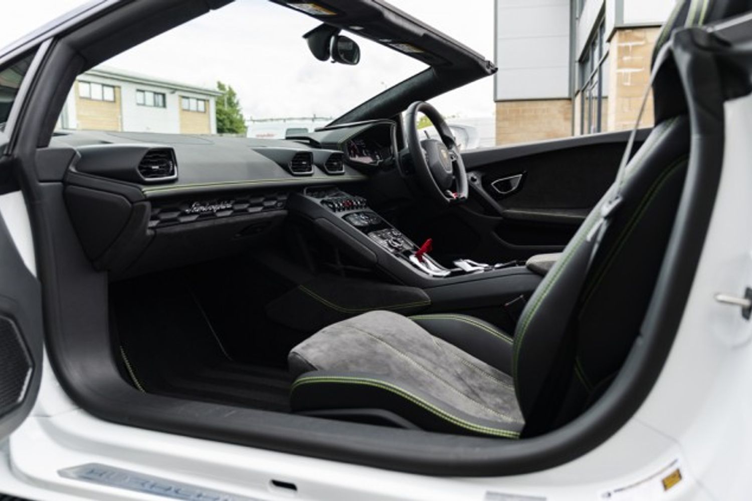 LAMBORGHINI HURACAN CONVERTIBLE 5.2 LP 610-4 SPYDER 2DR SEMI AUTOMATIC