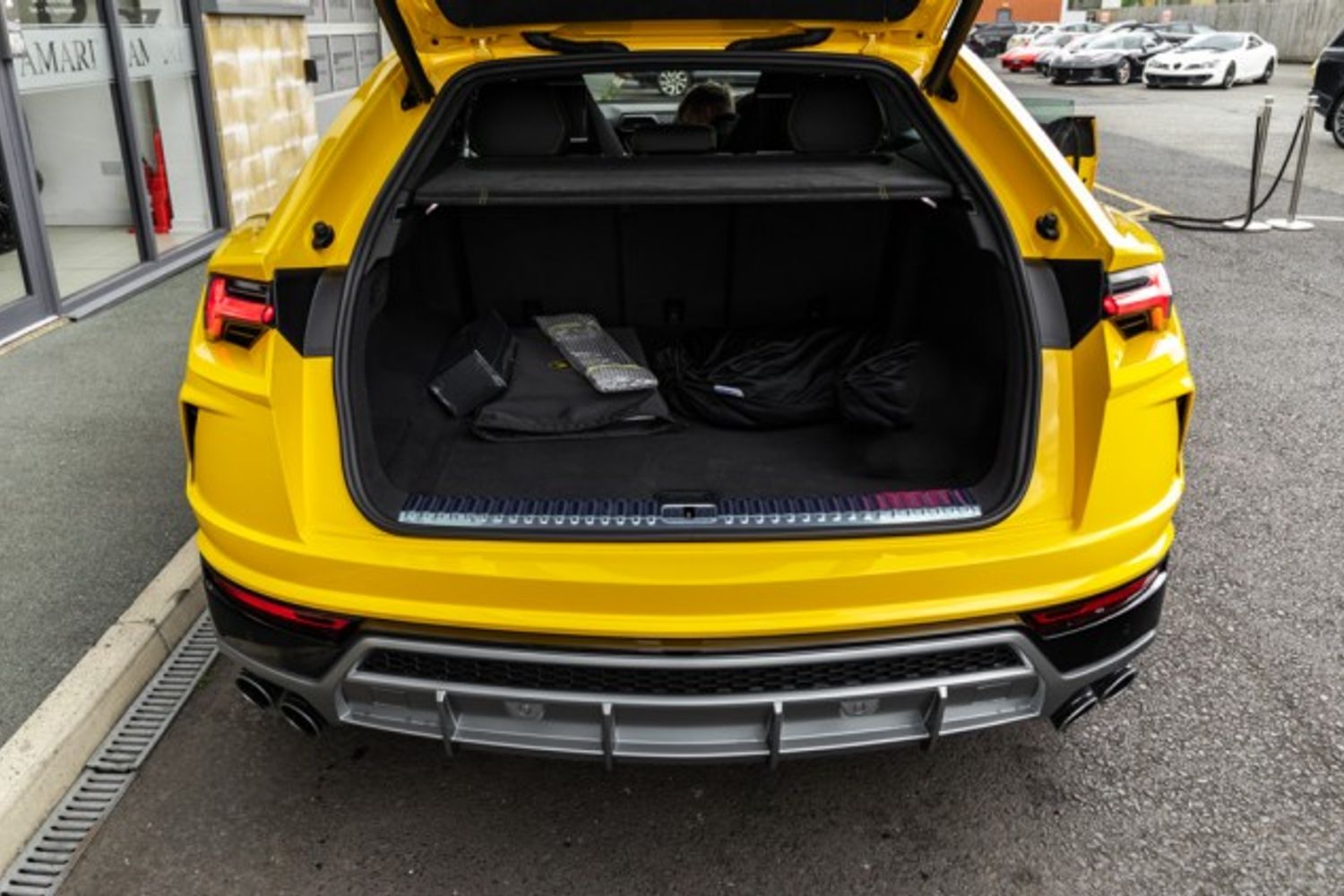 LAMBORGHINI URUS ESTATE 4.0 V8 5DR AUTOMATIC