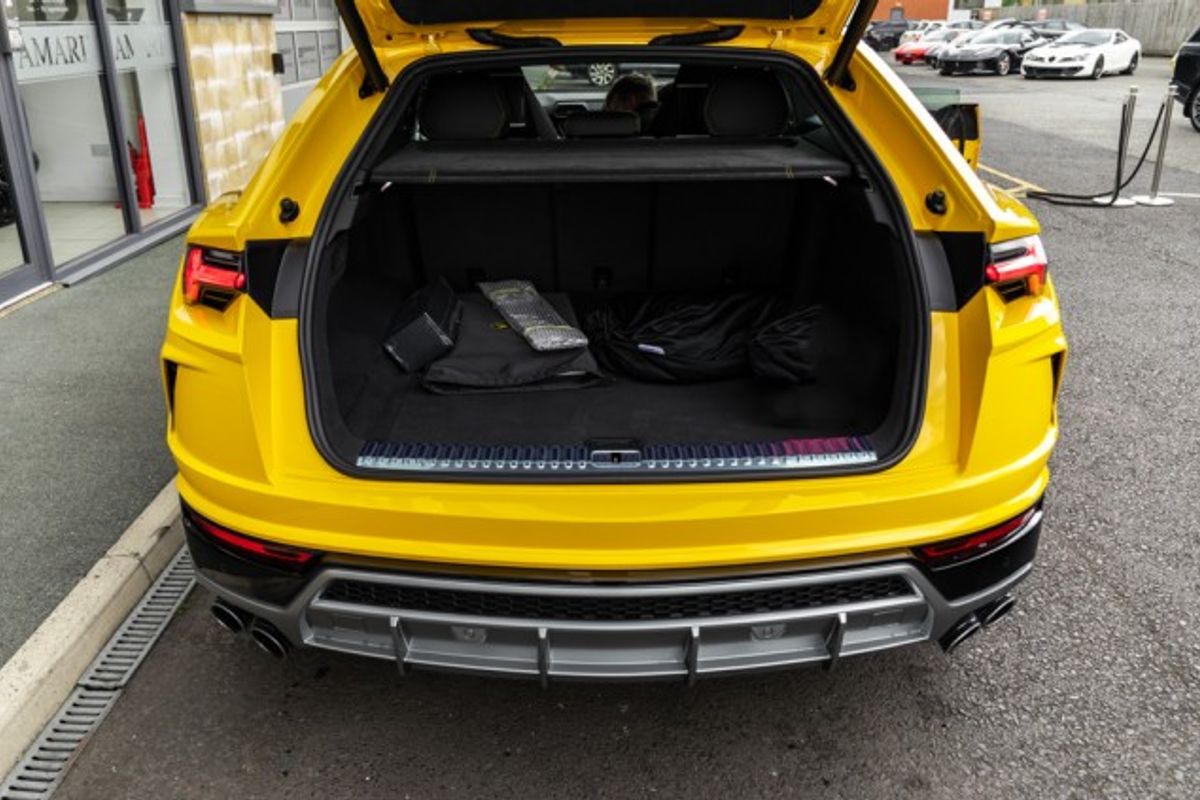 LAMBORGHINI URUS ESTATE 4.0 V8 5DR AUTOMATIC