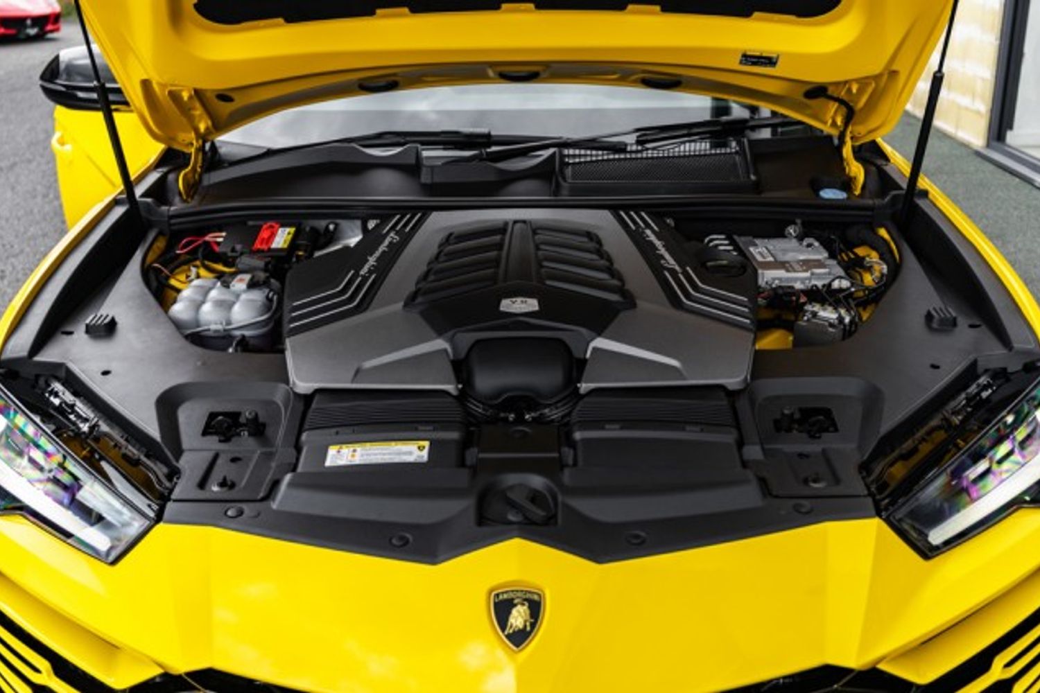 LAMBORGHINI URUS ESTATE 4.0 V8 5DR AUTOMATIC