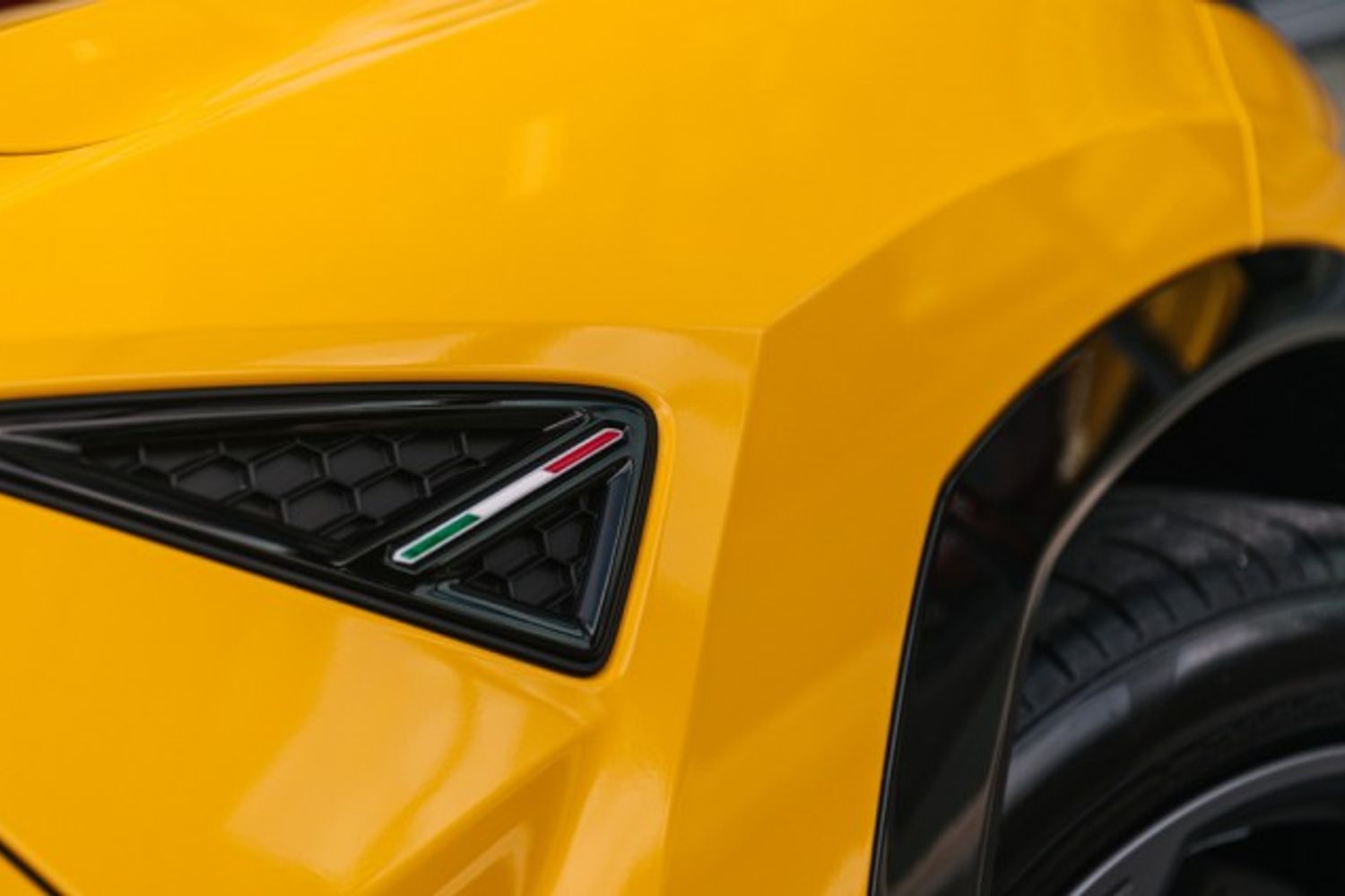 LAMBORGHINI URUS ESTATE 4.0 V8 5DR AUTOMATIC