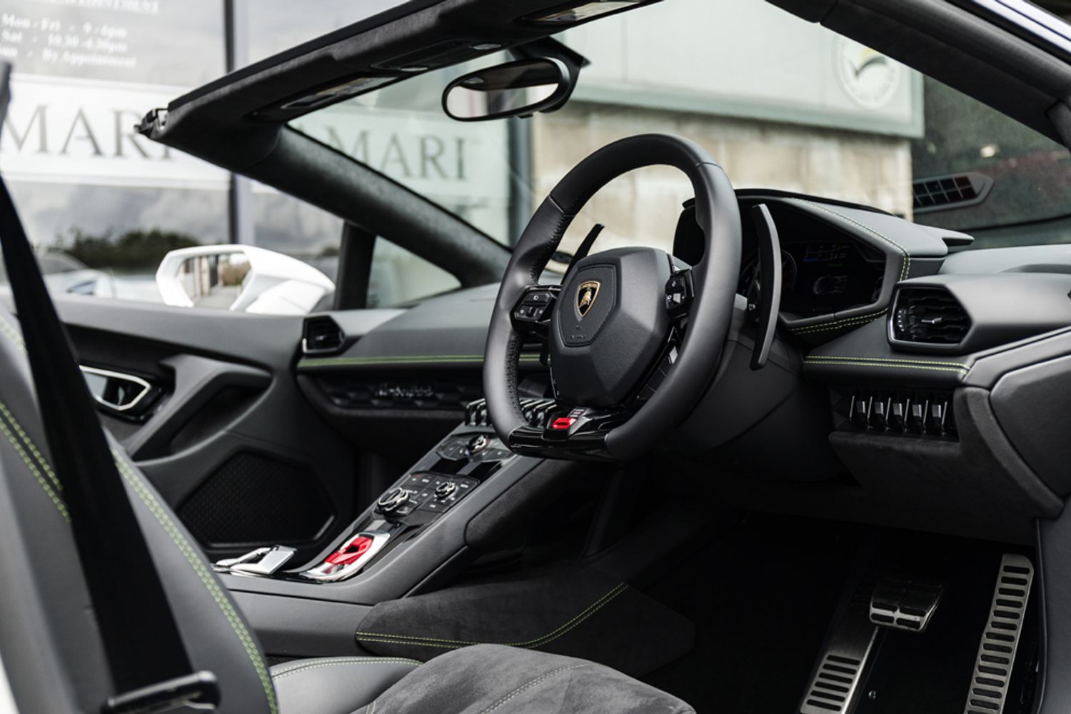 LAMBORGHINI HURACAN CONVERTIBLE 5.2 LP 610-4 SPYDER 2DR SEMI AUTOMATIC