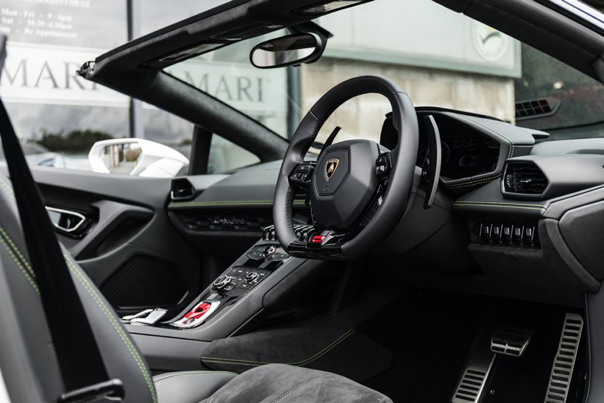 LAMBORGHINI HURACAN CONVERTIBLE 5.2 LP 610-4 SPYDER 2DR SEMI AUTOMATIC