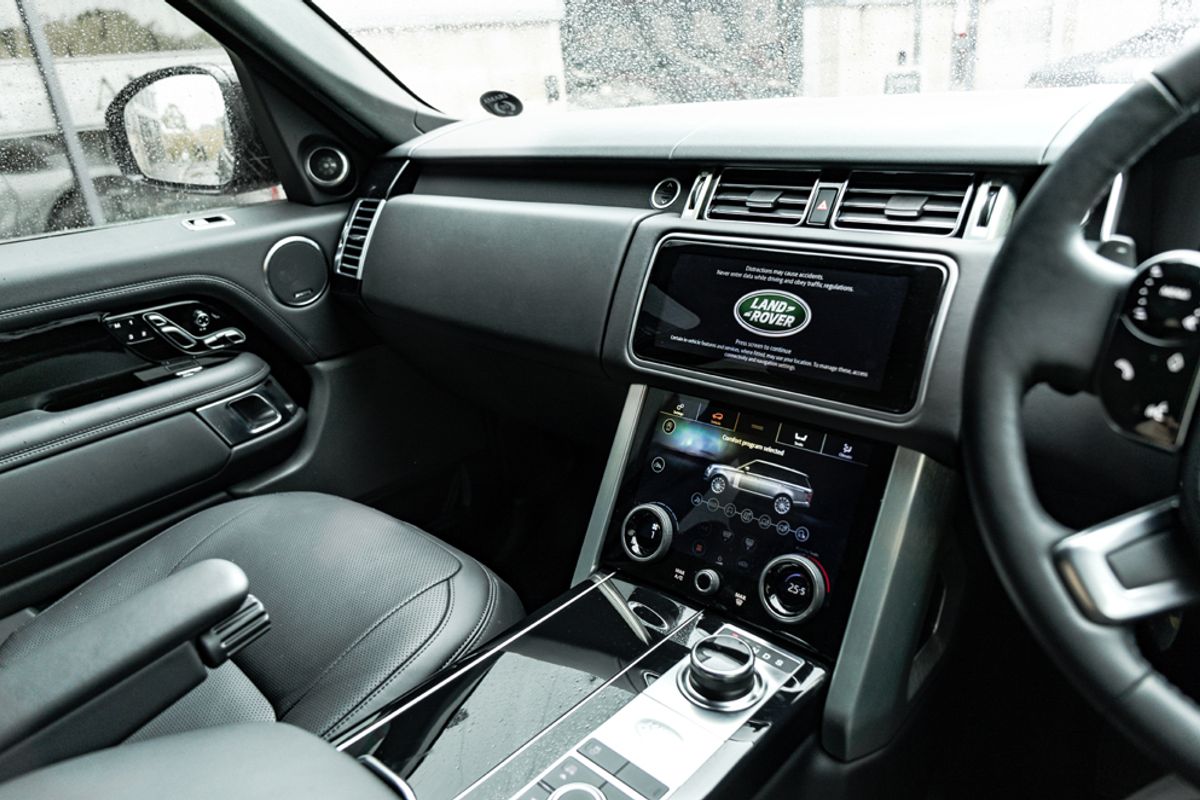 LAND ROVER RANGE ROVER DIESEL ESTATE 3.0 SDV6 VOGUE 5DR AUTOMATIC