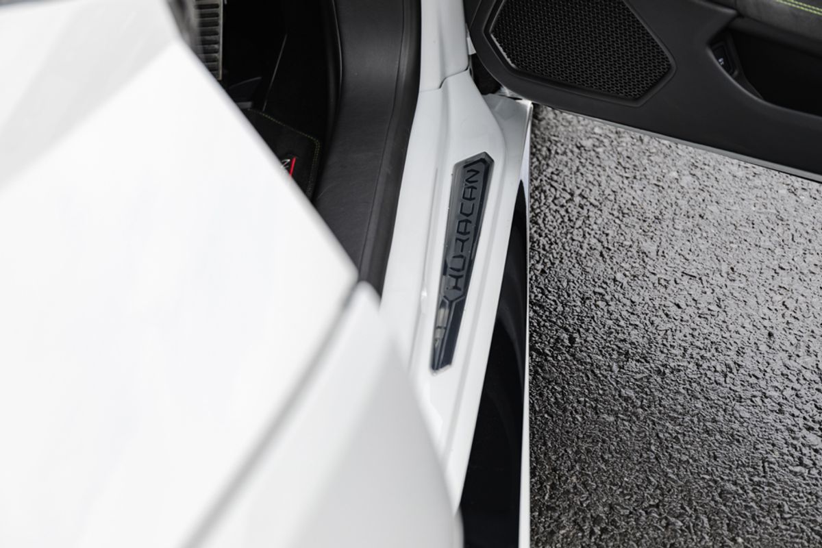 LAMBORGHINI HURACAN CONVERTIBLE 5.2 LP 610-4 SPYDER 2DR SEMI AUTOMATIC