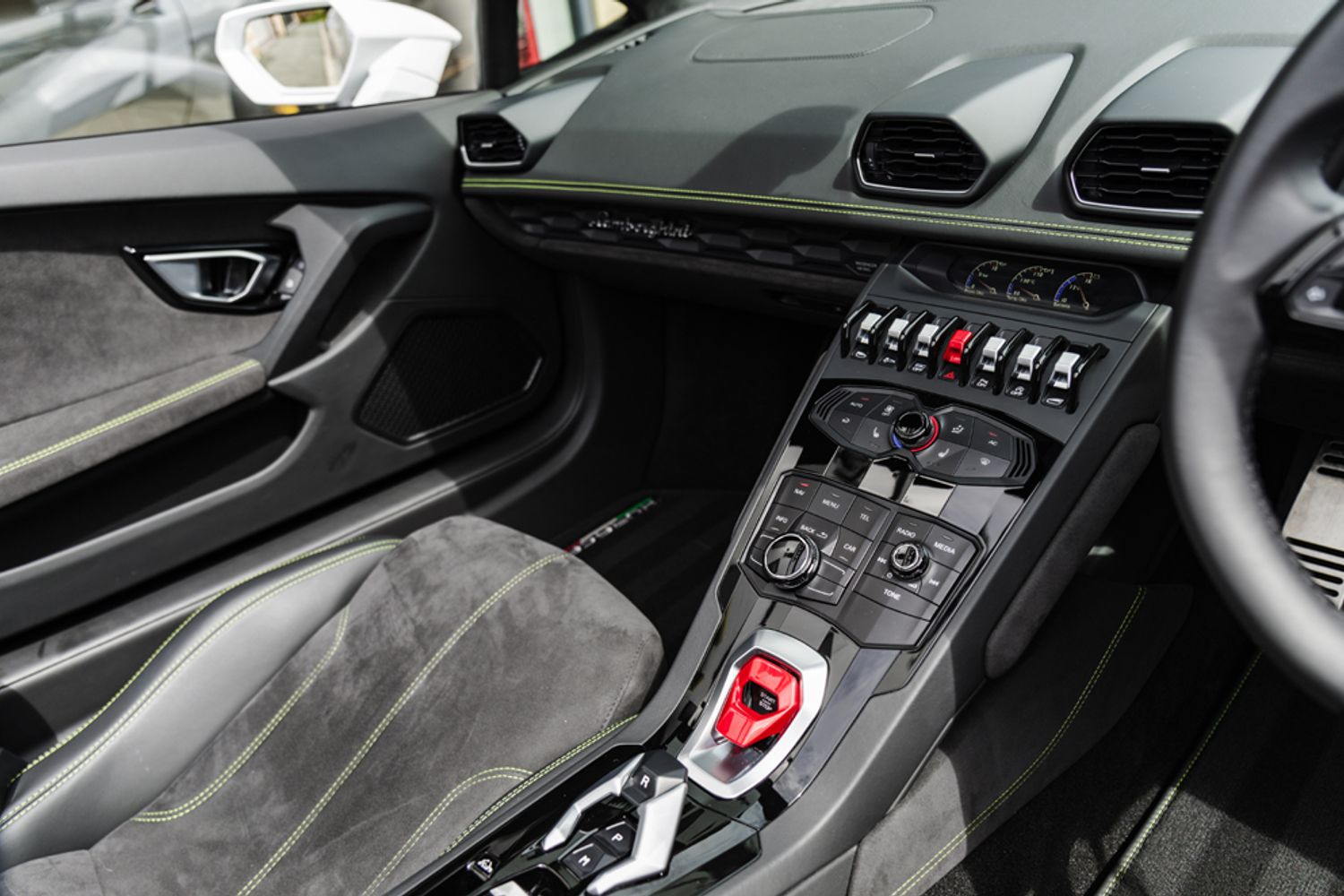 LAMBORGHINI HURACAN CONVERTIBLE 5.2 LP 610-4 SPYDER 2DR SEMI AUTOMATIC
