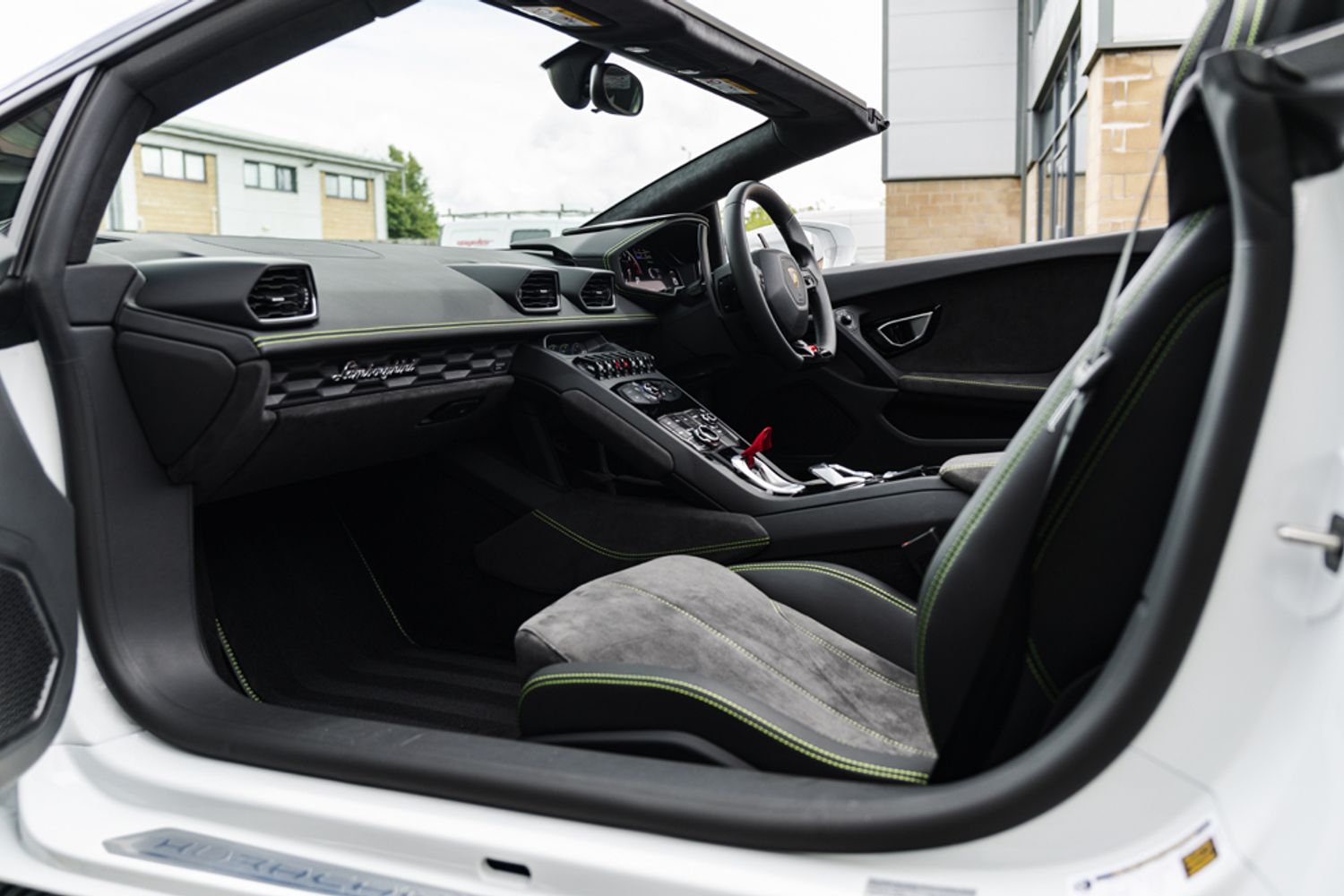 LAMBORGHINI HURACAN CONVERTIBLE 5.2 LP 610-4 SPYDER 2DR SEMI AUTOMATIC