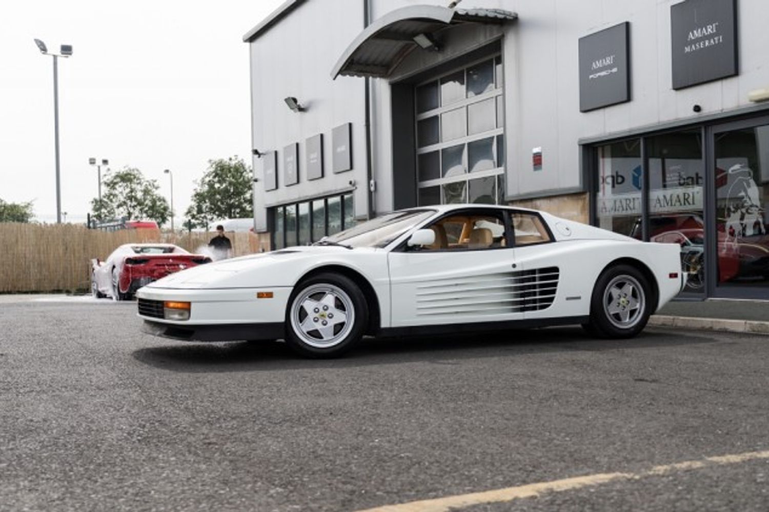 FERRARI COUPE 4.9