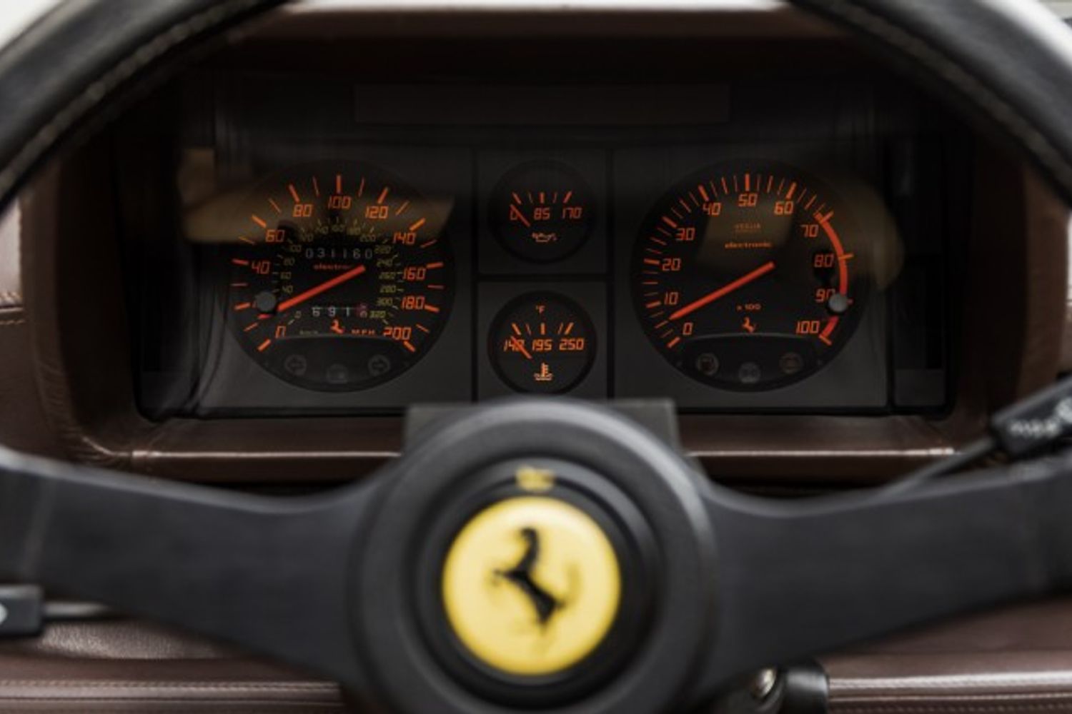 FERRARI COUPE 4.9