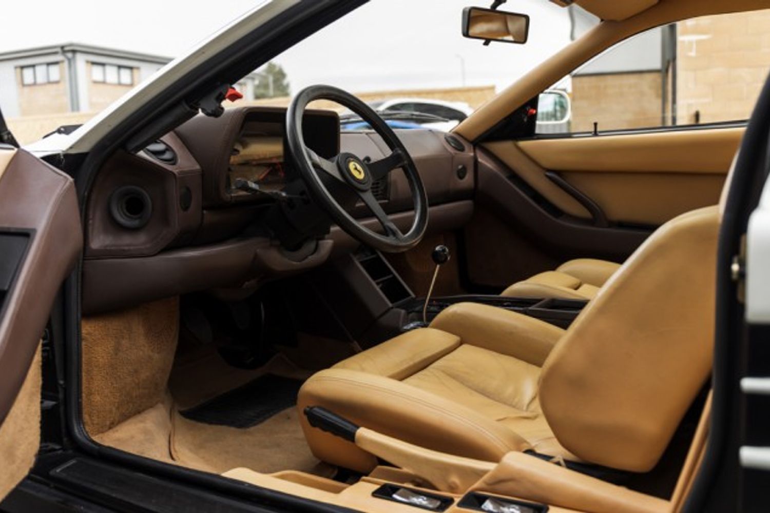 FERRARI COUPE 4.9