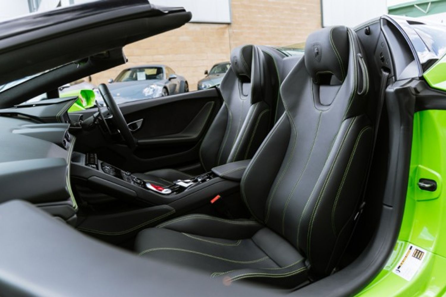 LAMBORGHINI HURACAN CONVERTIBLE 5.2 LP 610-4 SPYDER 2DR SEMI AUTOMATIC