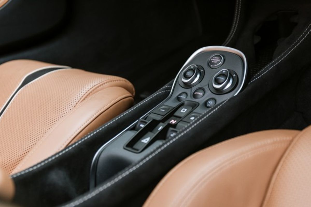 MCLAREN 570S CONVERTIBLE 3.8 V8 SSG 2DR SEMI AUTOMATIC