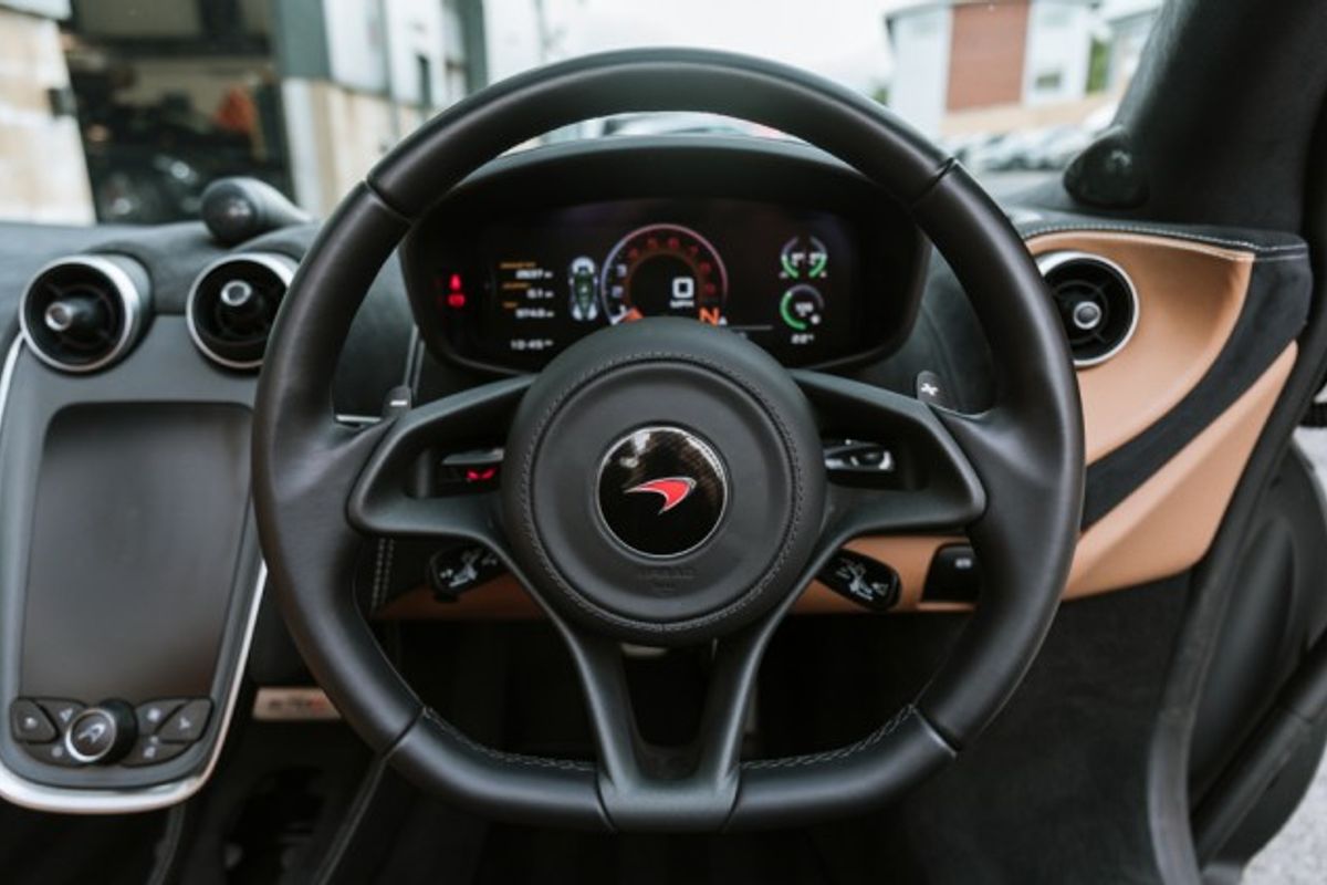 MCLAREN 570S CONVERTIBLE 3.8 V8 SSG 2DR SEMI AUTOMATIC