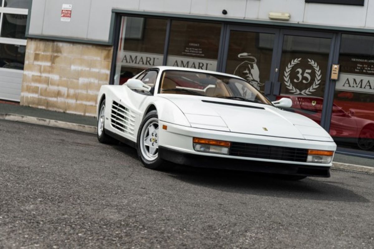 FERRARI COUPE 4.9