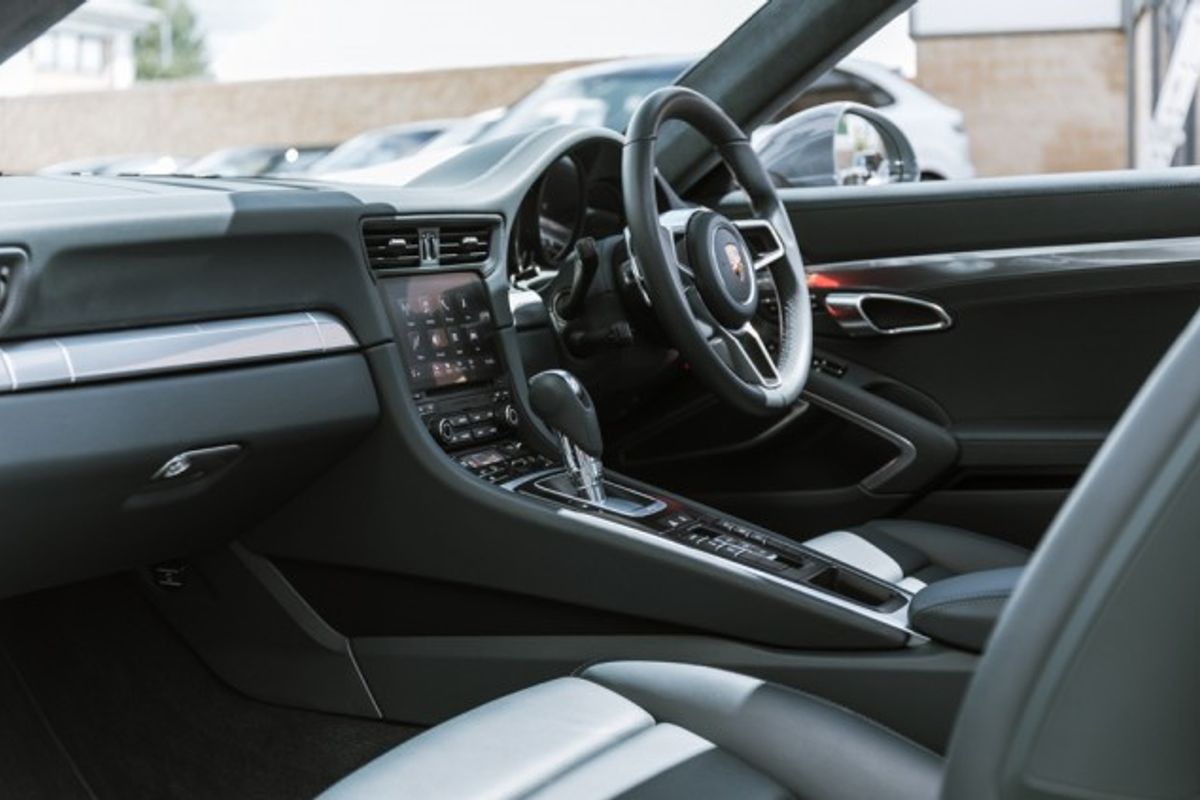 PORSCHE 911 COUPE 3.0 CARRERA 4 PDK 2DR SEMI AUTOMATIC