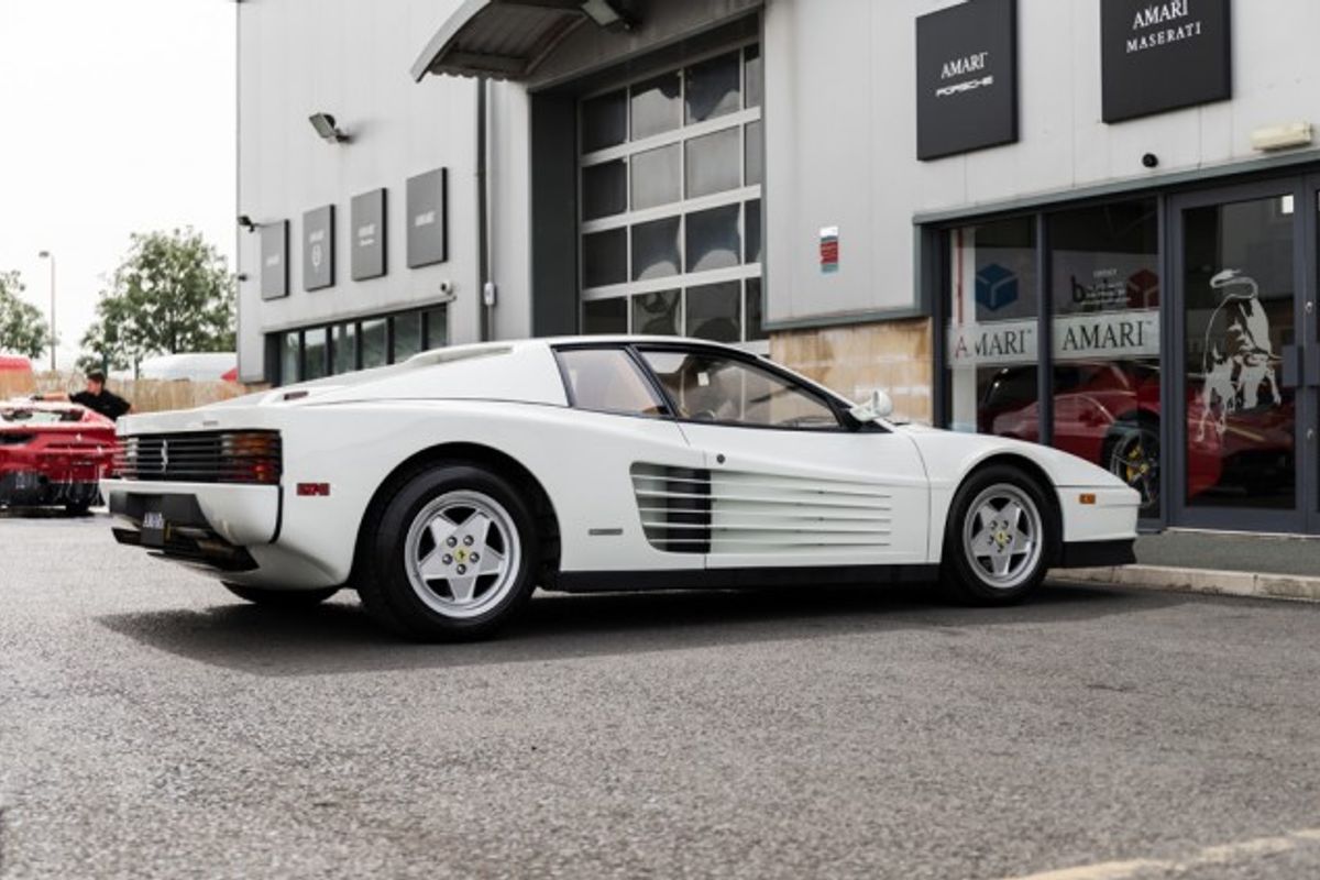 FERRARI COUPE 4.9