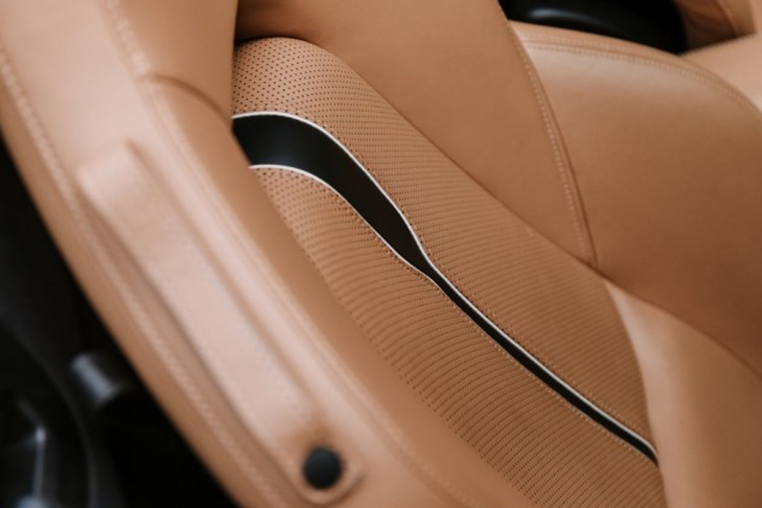 MCLAREN 570S CONVERTIBLE 3.8 V8 SSG 2DR SEMI AUTOMATIC
