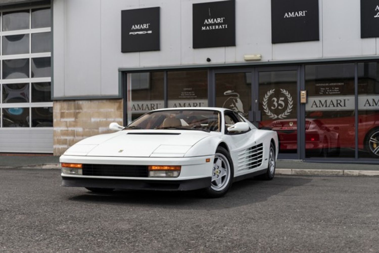 FERRARI COUPE 4.9