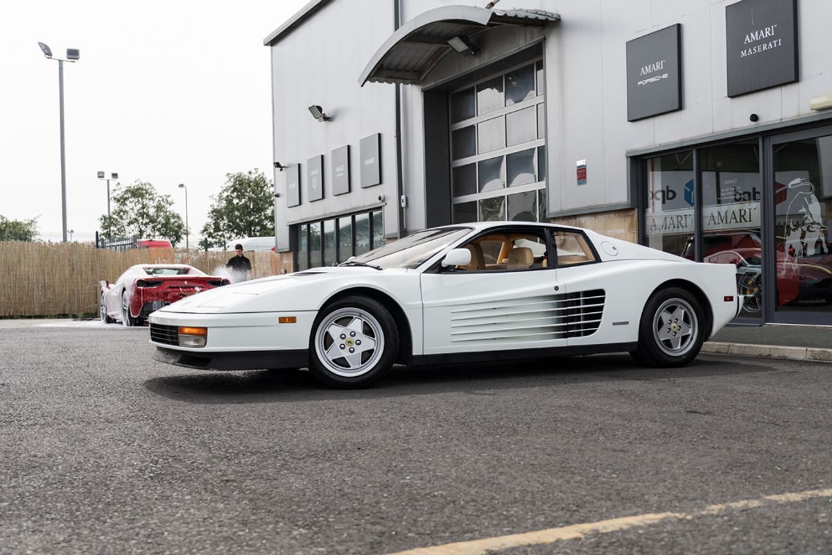 FERRARI COUPE 4.9
