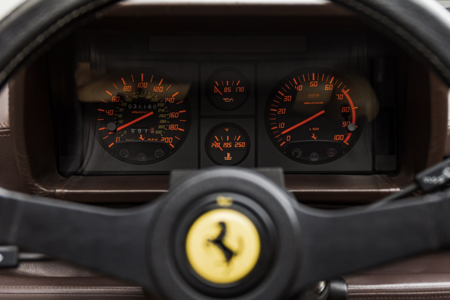 FERRARI COUPE 4.9