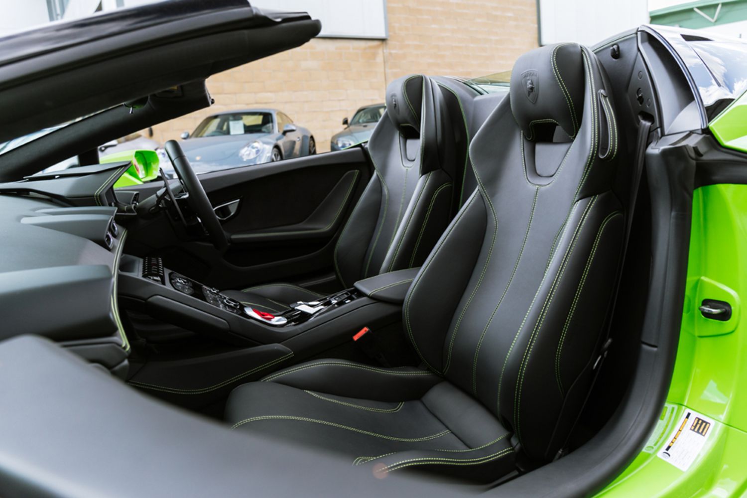 LAMBORGHINI HURACAN CONVERTIBLE 5.2 LP 610-4 SPYDER 2DR SEMI AUTOMATIC
