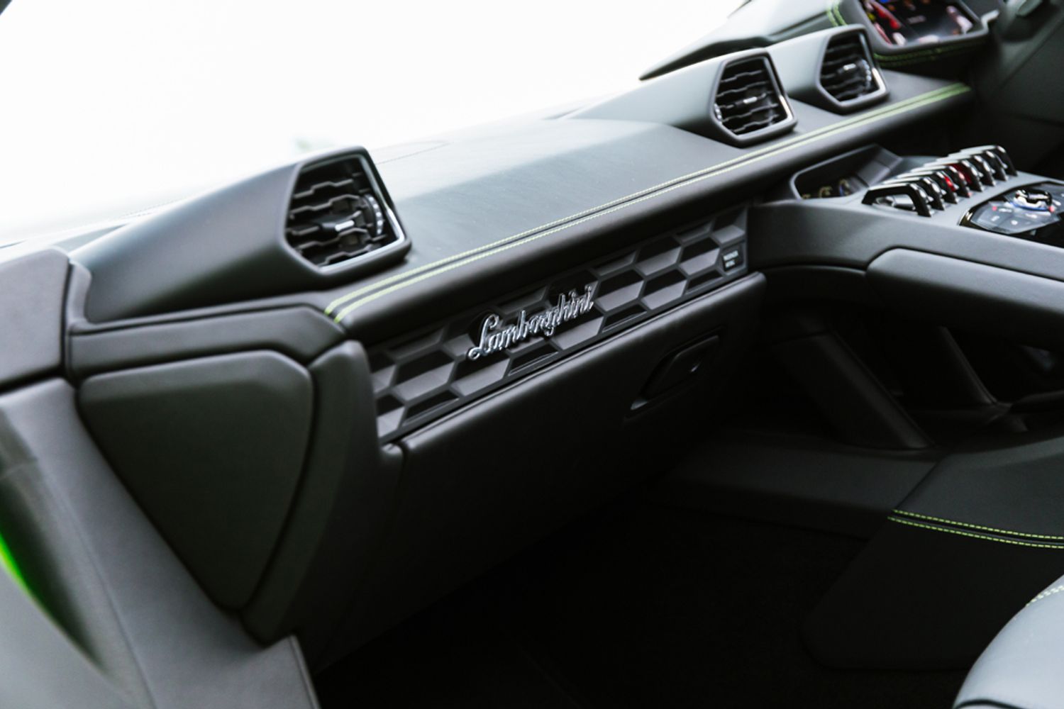 LAMBORGHINI HURACAN CONVERTIBLE 5.2 LP 610-4 SPYDER 2DR SEMI AUTOMATIC