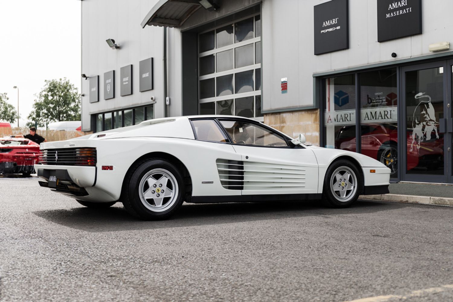 FERRARI COUPE 4.9