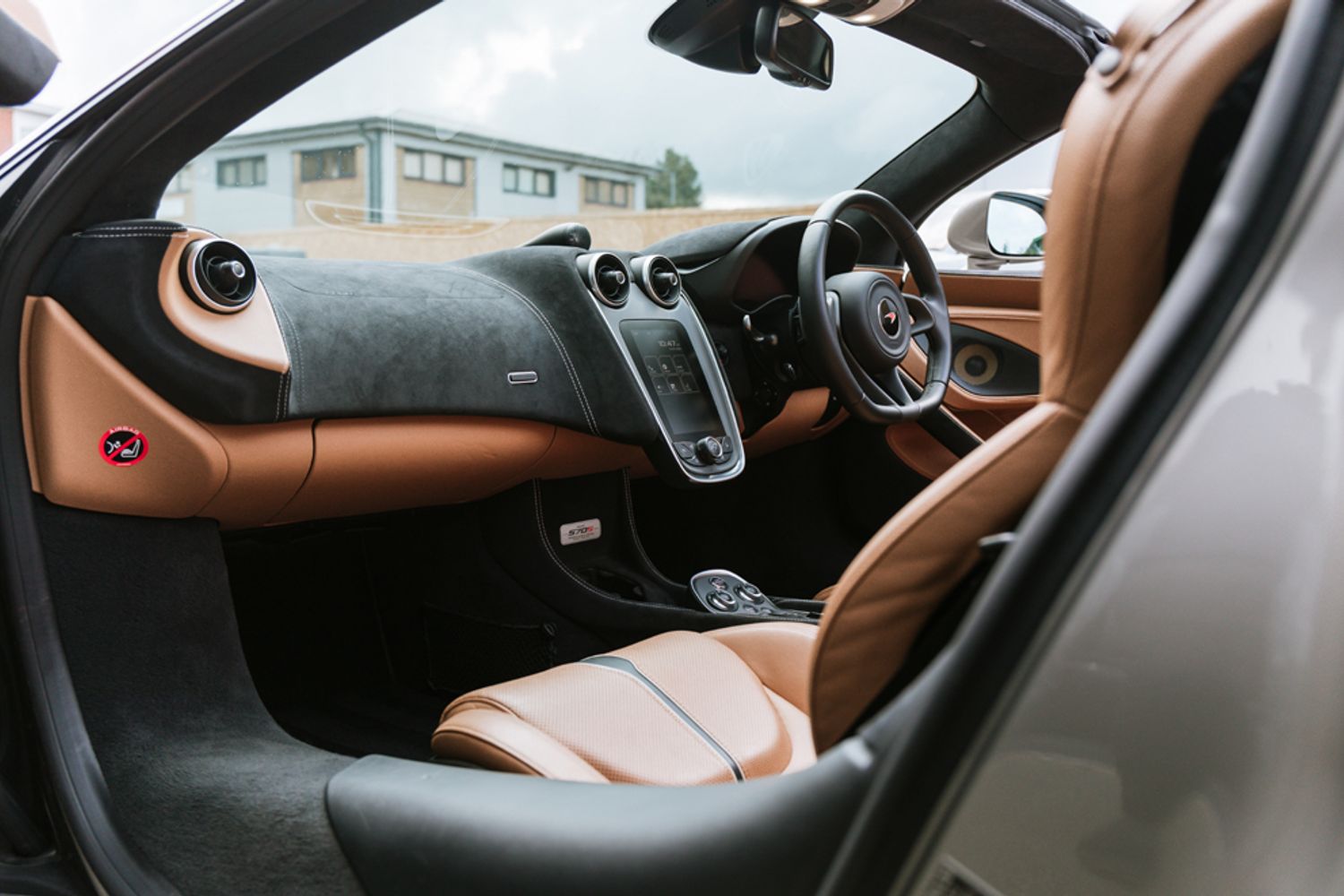 MCLAREN 570S CONVERTIBLE 3.8 V8 SSG 2DR SEMI AUTOMATIC