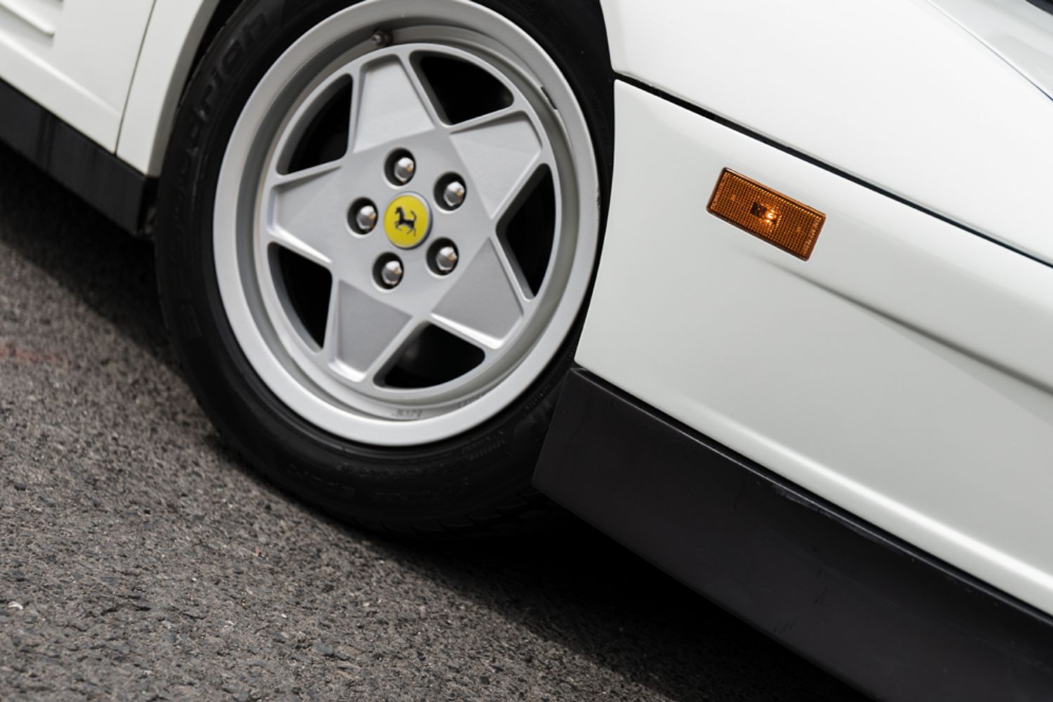 FERRARI COUPE 4.9