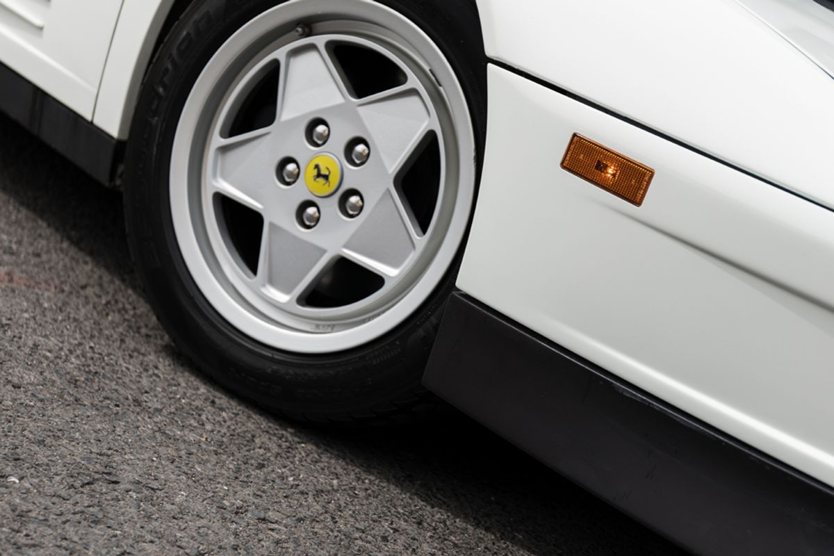 FERRARI COUPE 4.9
