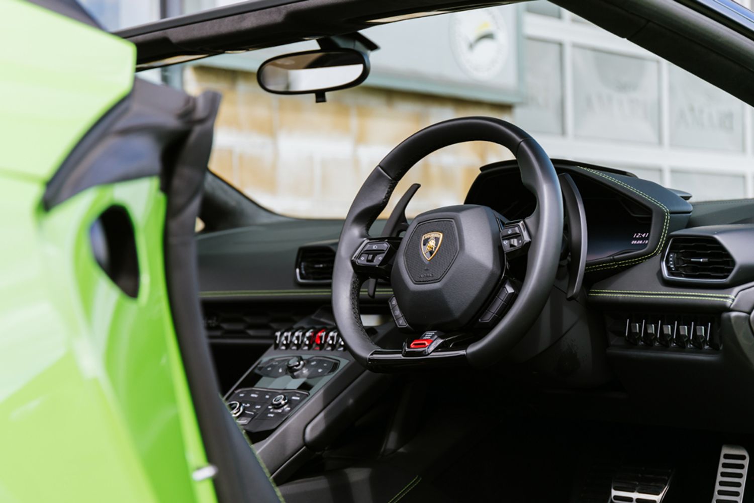 LAMBORGHINI HURACAN CONVERTIBLE 5.2 LP 610-4 SPYDER 2DR SEMI AUTOMATIC