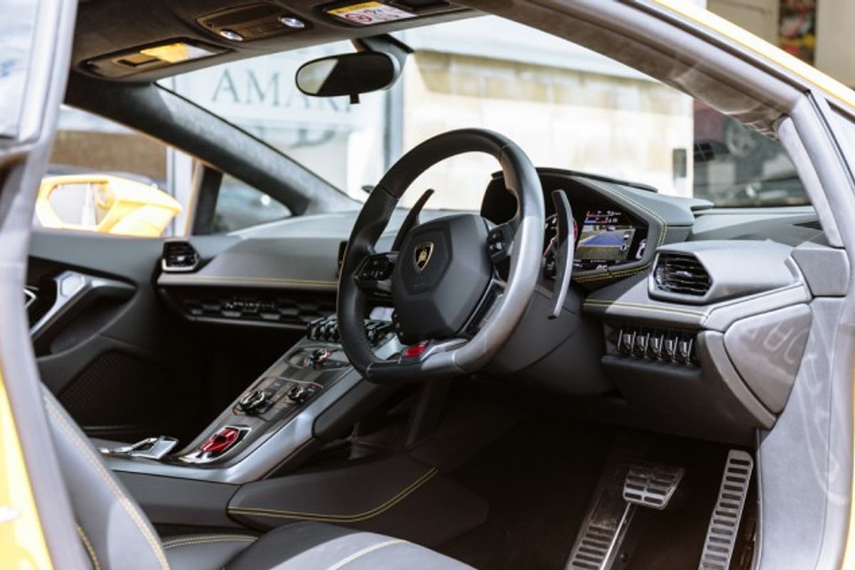 LAMBORGHINI HURACAN COUPE 5.2 LP 610-4 2DR SEMI AUTOMATIC
