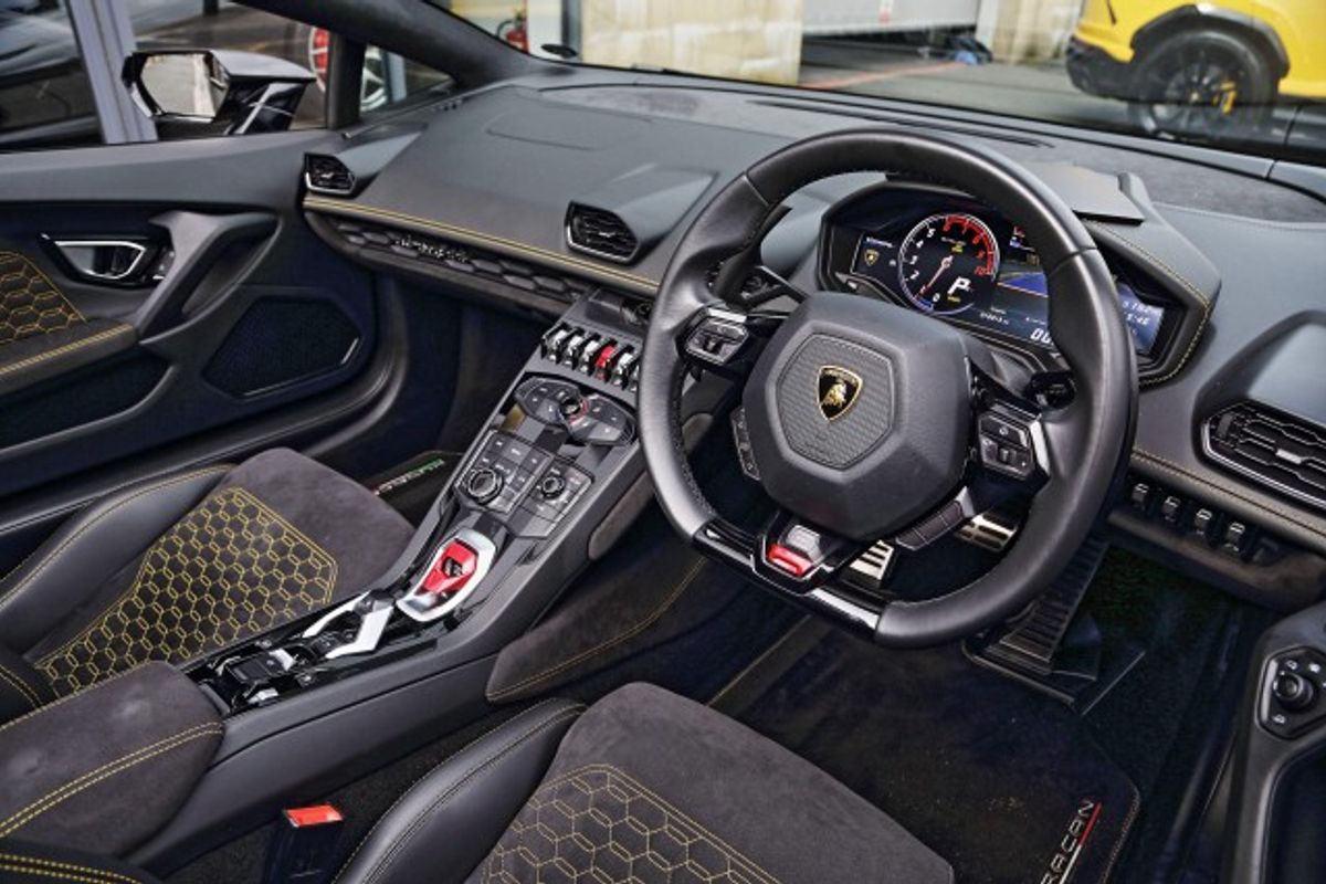 LAMBORGHINI HURACAN CONVERTIBLE 5.2 LP 610-4 SPYDER 2DR SEMI AUTOMATIC