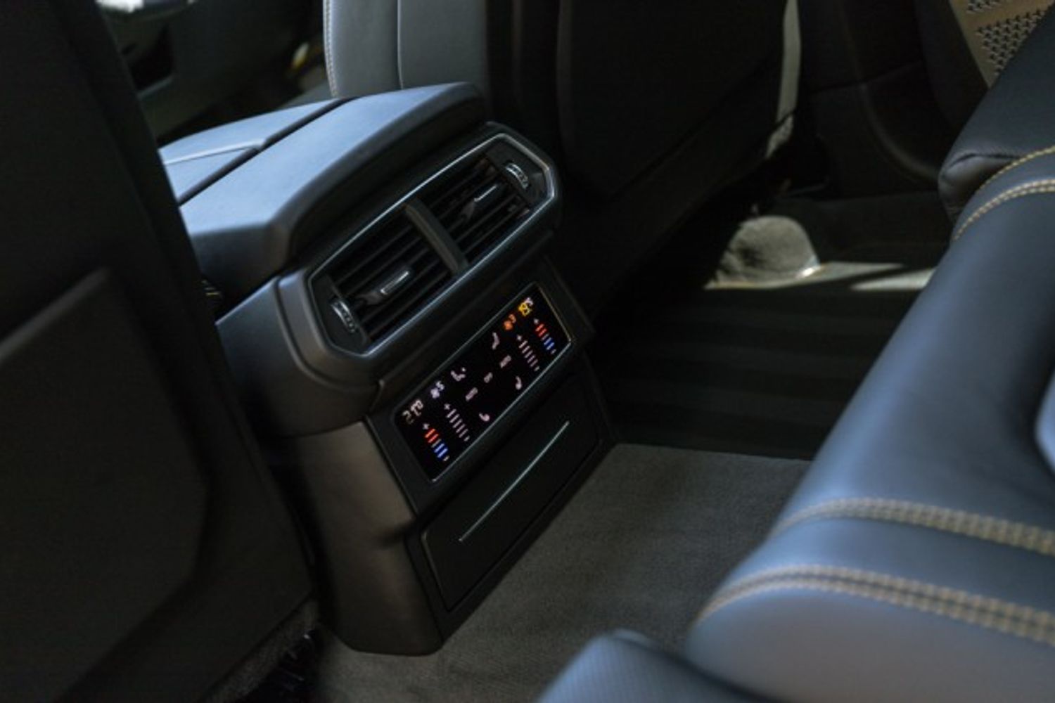 LAMBORGHINI URUS ESTATE 4.0 V8 5DR AUTOMATIC