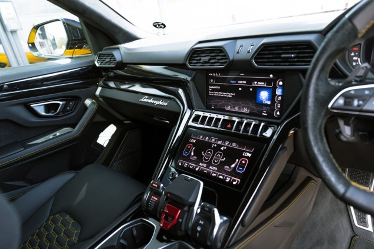 LAMBORGHINI URUS ESTATE 4.0 V8 5DR AUTOMATIC