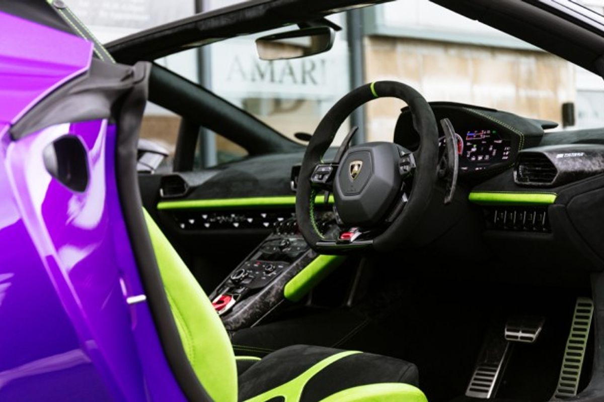 LAMBORGHINI HURACAN COUPE 5.2 LP 640-4 PERFORMANTE 2DR SEMI AUTOMATIC