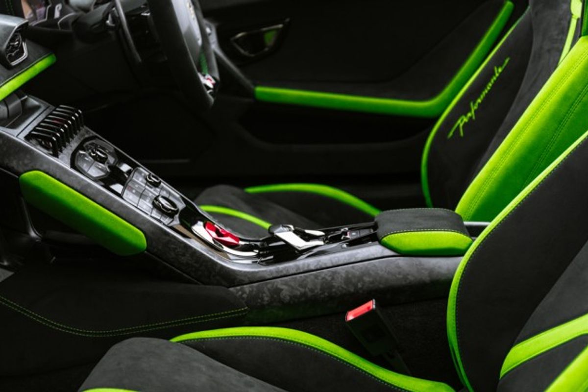 LAMBORGHINI HURACAN COUPE 5.2 LP 640-4 PERFORMANTE 2DR SEMI AUTOMATIC