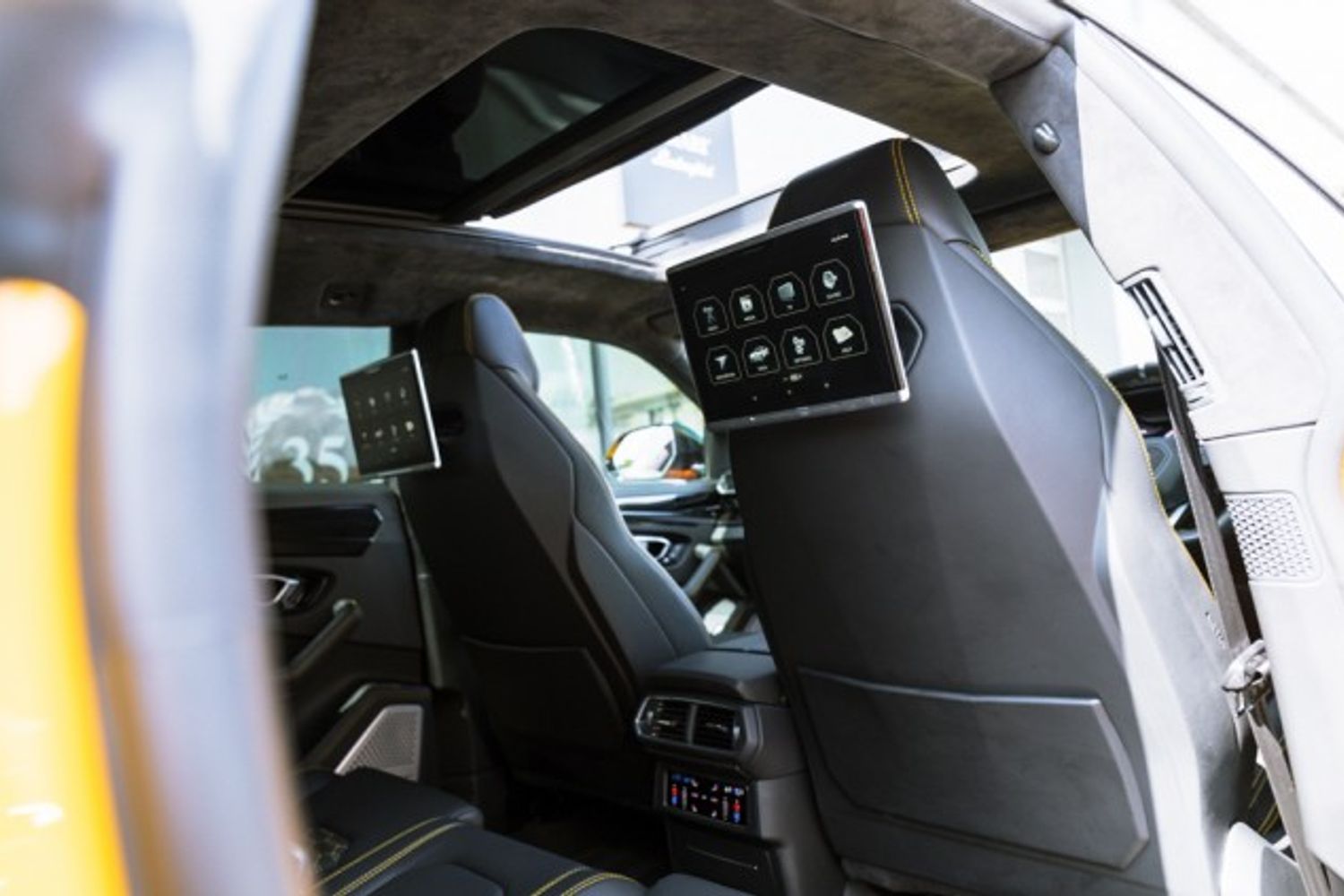 LAMBORGHINI URUS ESTATE 4.0 V8 5DR AUTOMATIC