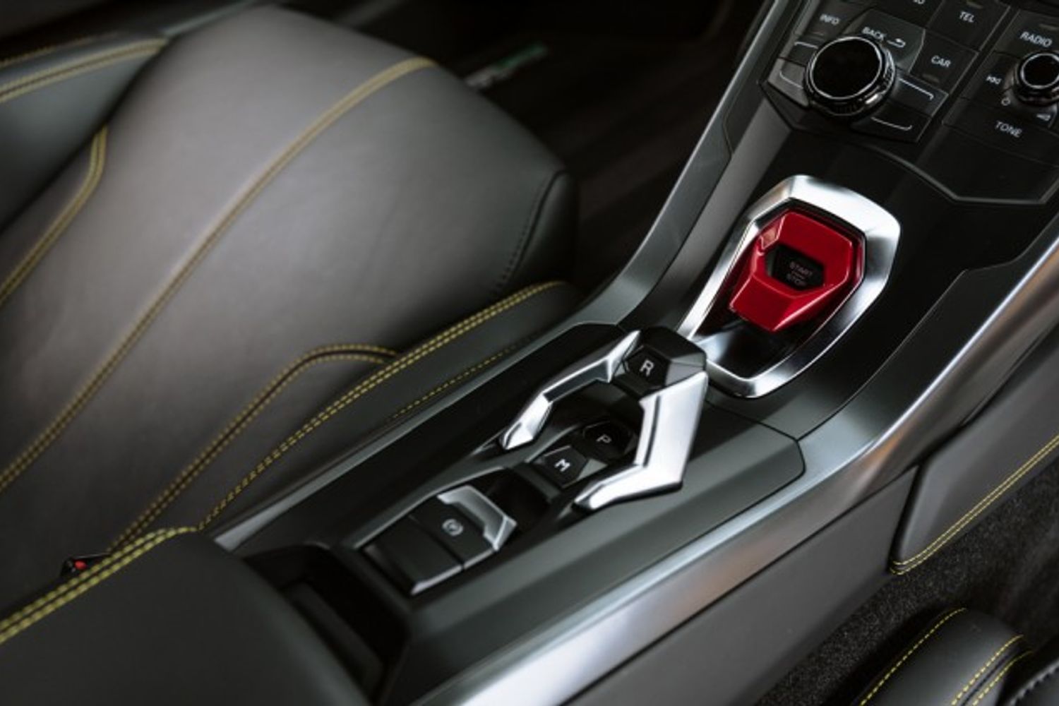 LAMBORGHINI HURACAN COUPE 5.2 LP 610-4 2DR SEMI AUTOMATIC