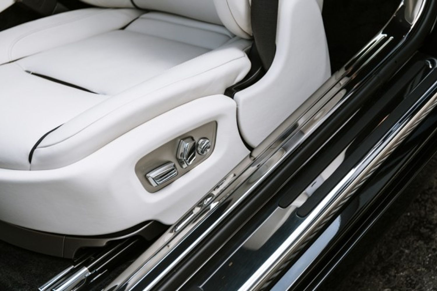 ROLLS-ROYCE WRAITH COUPE 6.6 V12 2DR AUTOMATIC