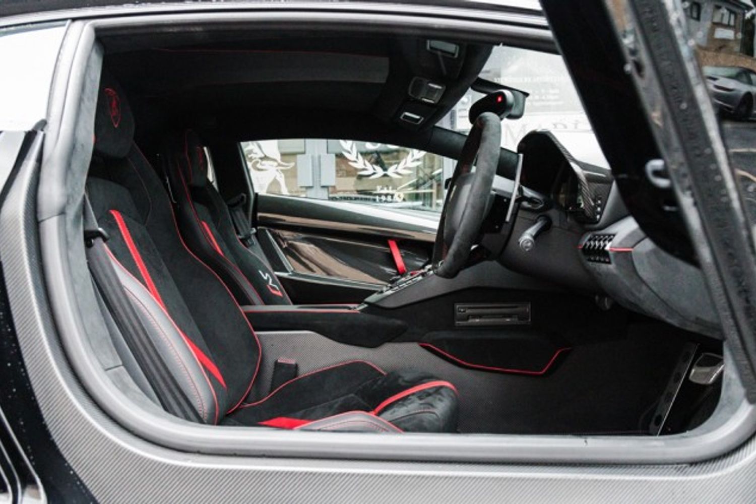 LAMBORGHINI AVENTADOR COUPE 6.5 LP 770-4 SVJ 2DR SEMI AUTOMATIC