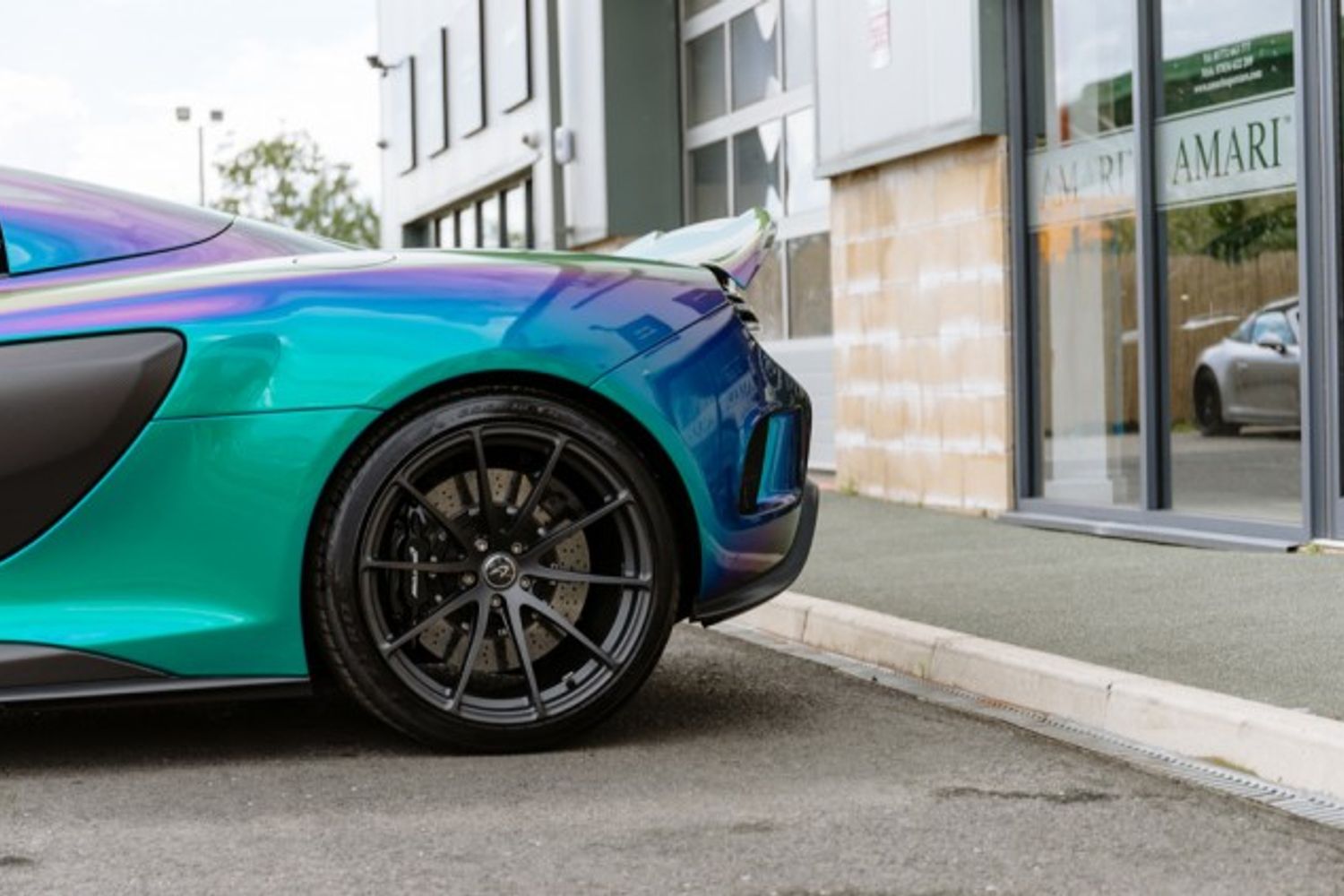 MCLAREN 675LT CONVERTIBLE 3.8 V8 SSG 2DR SEMI AUTOMATIC